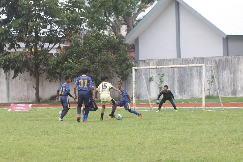 TOKOH BOLA MALANG BERSAMA SIARINDO MEDIA GELAR PEMBINAAN SEPAK BOLA