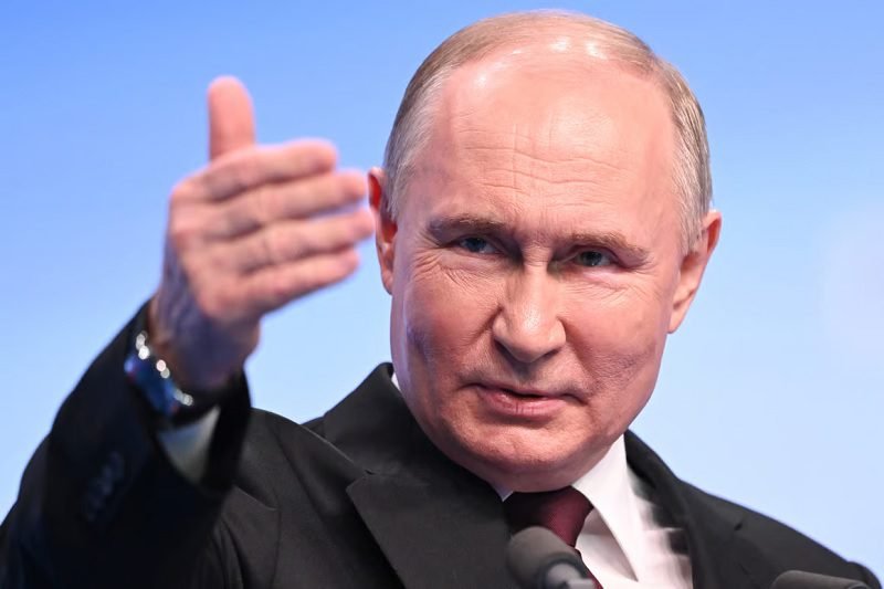 PUTIN KEMBALI PIMPIN RUSIA HINGGA 2023