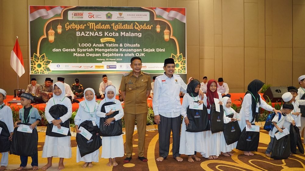616-Pj Wali Kota Malang dan Ketua BAZNAS Kota Malang GEBYAR MALAM LAILATUL QODAR, BAZNAS KOTA MALANG SANTUNI 1.000 ANAK YATIM DAN DHUAFA