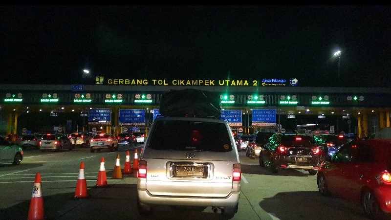 HINDARI MACET, PENGGUNA E-TOLL DIHIMBAU SIAPKAN SALDO CUKUP