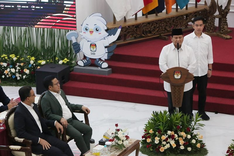 CAIRKAN SUASANA, PRABOWO SINGGUNG NAMA ANIES