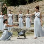 TEMPUH JARAK LEBIH 2.000 KM, OBOR OLIMPIADE 2024 DIBAWA ESTAFET DARI OLYMPIA KE PARIS