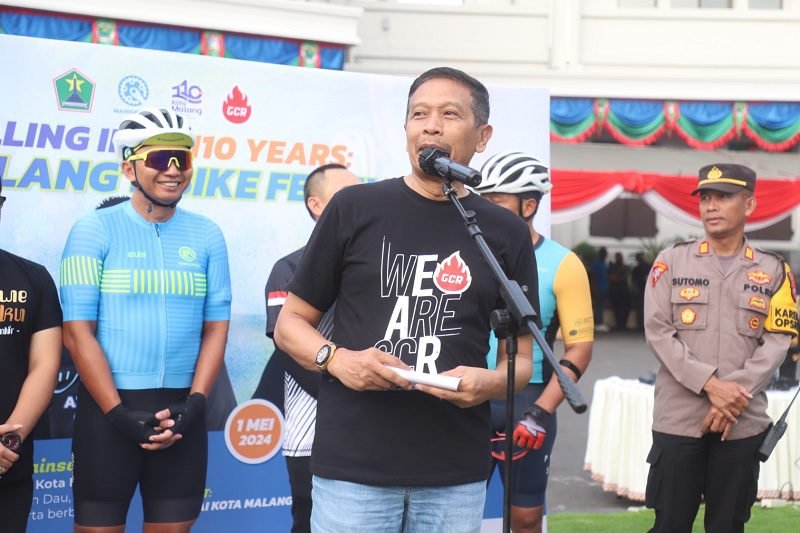 PJ WALI KOTA MALANG GAUNGKAN SPORT TOURISM LEWAT GOWES BARENG MAINSEPEDA