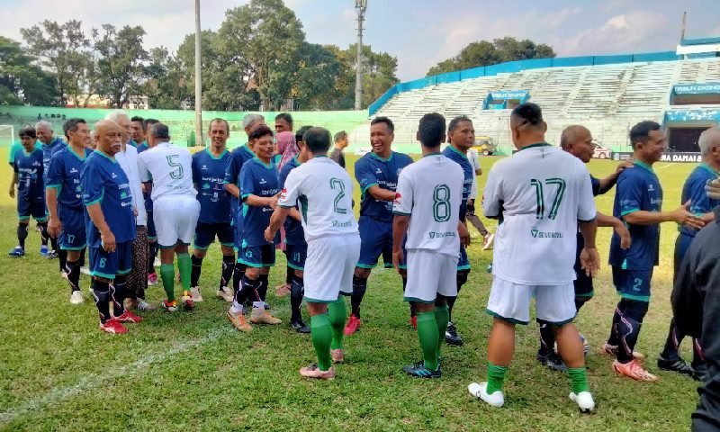 MALANG LEGENDS TUNDUKKAN SURABAYA LEGENDS 1-0