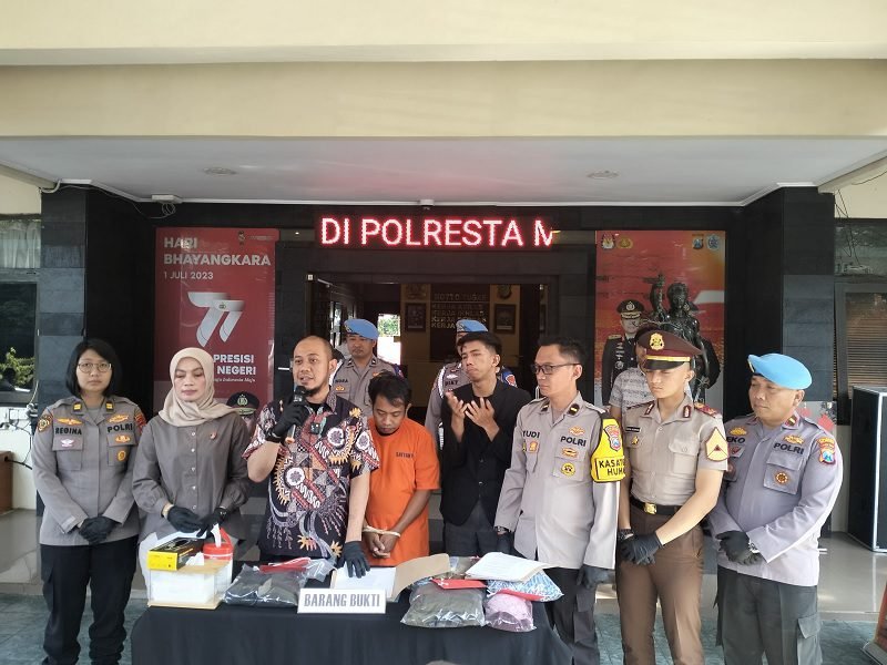 OGAH DITINGGAL JADI TKW, PRIA ASAL SUKUN INI PERKOSA SANG MANTAN