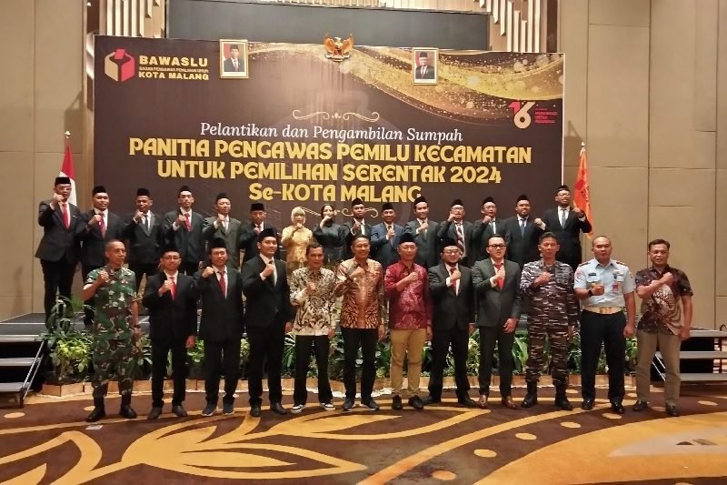 RESMI DILANTIK, PANITIA PENGAWAS PEMILU KECAMATAN UNTUK PILKADA SERENTAK 2024 SE-KOTA MALANG