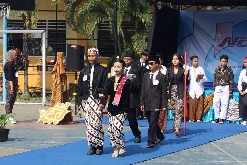2276-Lomba Fashion Show UM ADU KREATIVITAS SISWA DI NASCATION FEST 2024