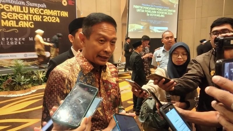 2278-Wahyu Hidayat pelantikan Panwascam JAGA INTEGRITAS DEMOKRASI, PESAN PJ WALI KOTA MALANG PADA PELANTIKAN PANWASCAM KOTA MALANG