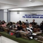 UB AJAK MAHASISWA MALAYSIA DAN TIONGKOK BERMAIN GAMELAN