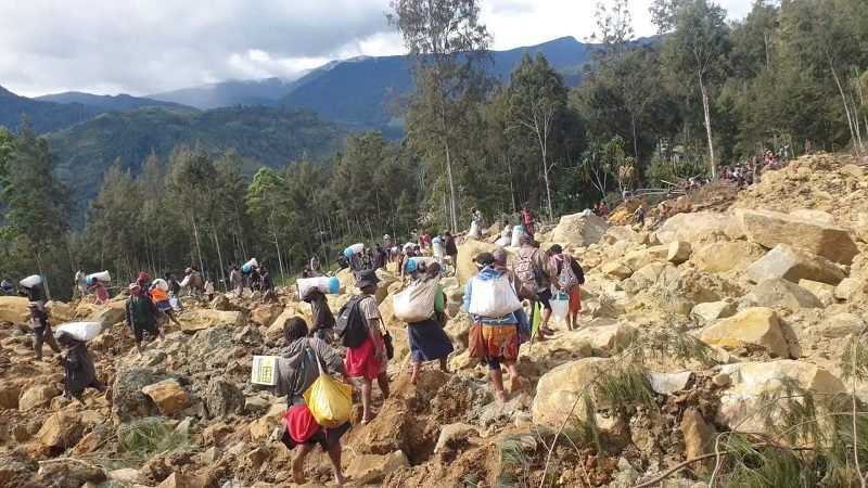 LEBIH 2.000 ORANG TERKUBUR LONGSOR DI PAPUA NUGINI