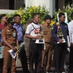 SEKDA KOTA MALANG BERI PIAGAM PENGHARGAAN PADA PEMENANG LOMBA OLAHRAGA HUT KE-110 KOTA MALANG