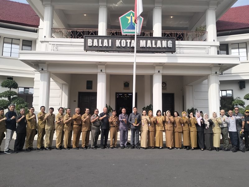 BAWA PIALA PPD NASIONAL 2024 DI HADAPAN ASN, PJ WALI KOTA MALANG: INI BERKAT KOLABORASI BERSAMA