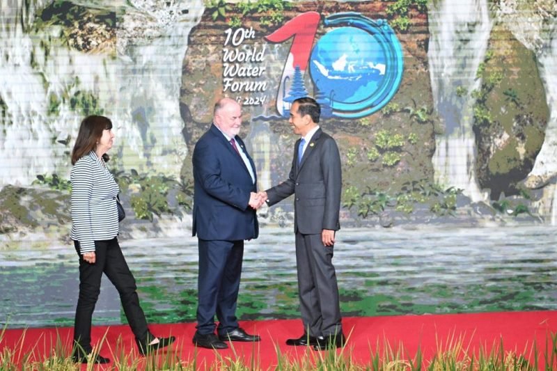 PRESIDEN JOKOWI SAMBUT KEDATANGAN PARA KEPALA NEGARA DAN DELEGASI KTT WORLD WATER FORUM