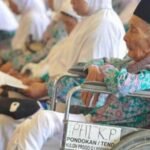 CEGAH DIMENSIA, JEMAAH LANSIA DIIMBAU HINDARI KELELAHAN DAN DEHIDARASI