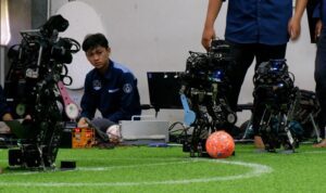 SABET ENAM JUARA, TIM ROBOT ITS BERJAYA DI KRI 2024 WILAYAH II