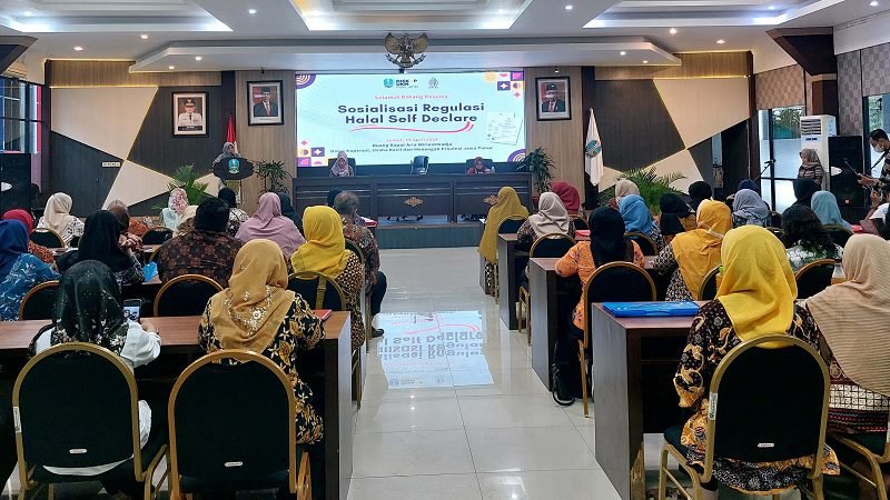 DINAS KOPERASI DAN UMKM JATIM BANTU PELAKU USAHA DAFTARKAN MEREK HINGGA SERTIFIKASI HALAL
