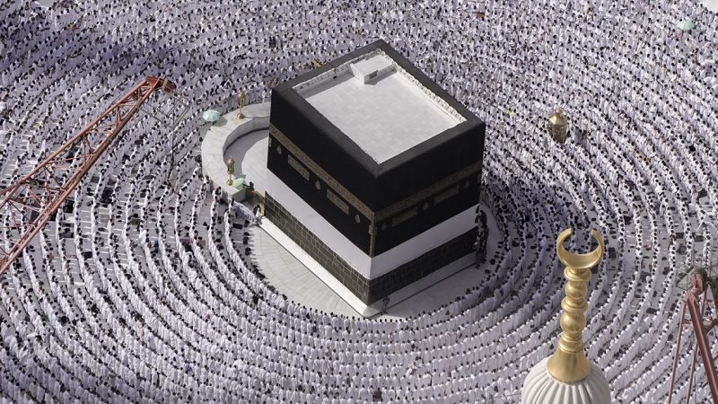 LEBIH DARI SERIBU PETUGAS HAJI INDONESIA DIKERAHKAN SAAT PUNCAK HAJI