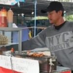 BERCITA-CITA KE TANAH SUCI SEJAK KECIL, PENJUAL BAKSO BAKAR INI AKHIRNYA BERANGKAT HAJI