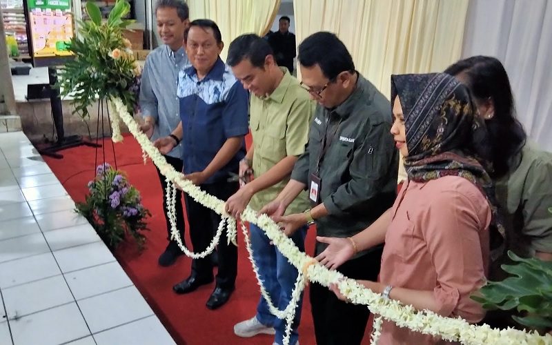 PERESMIAN KIOS PANGAN DI PASAR DINOYO MALANG, LANGKAH STRATEGIS KENDALIKAN INFLASI PANGAN