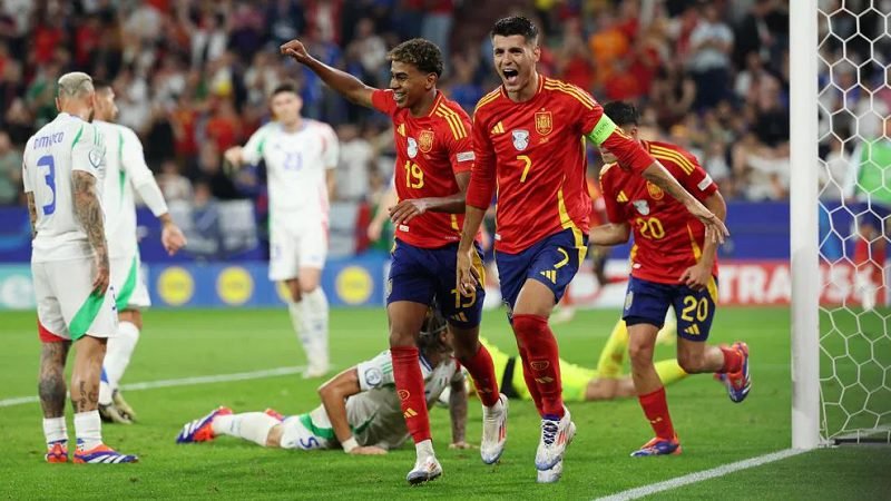 GOL BUNUH DIRI ITALIA ANTAR SPANYOL LOLOS 16 BESAR EURO 2024