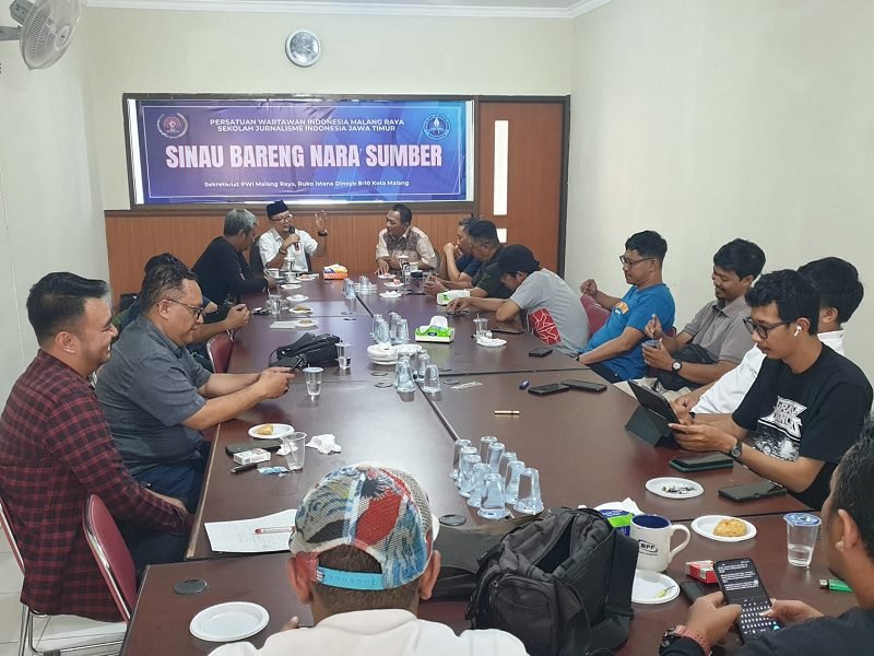 KUNJUNGI KANTOR PWI MALANG RAYA, GUS FARIH BAHAS BERBAGAI PERSOALAN TERKINI PERKOTAAN