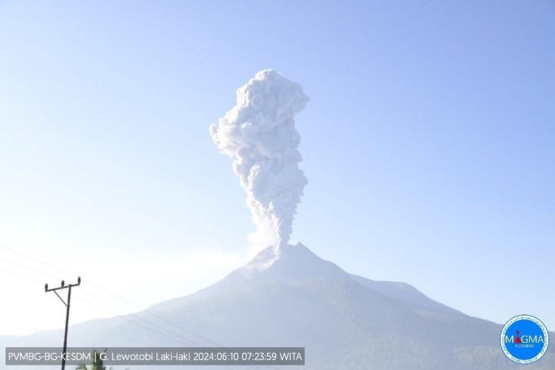 GUNUNG LEWOTOBI LAKI-LAKI NAIK STATUS SIAGA PASCA ERUPSI SENIN PAGI, INI KATA KEPALA PUSAT VULKANOLOGI