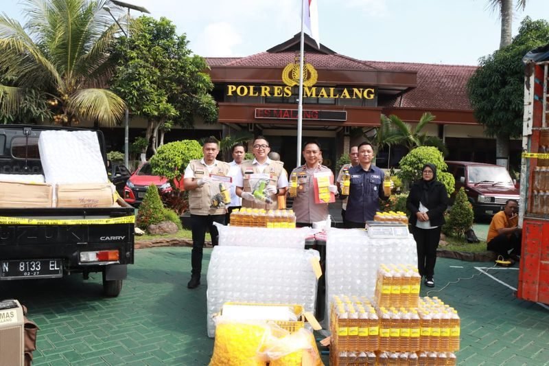 SATGAS PANGAN POLRES MALANG BONGKAR PRODUSEN MINYAKITA PALSU