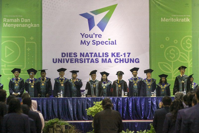 DIES NATALIS KE-17 UNIVERSITAS MA CHUNG, USUNG TEMA ‘YOU ARE MY SPECIAL’