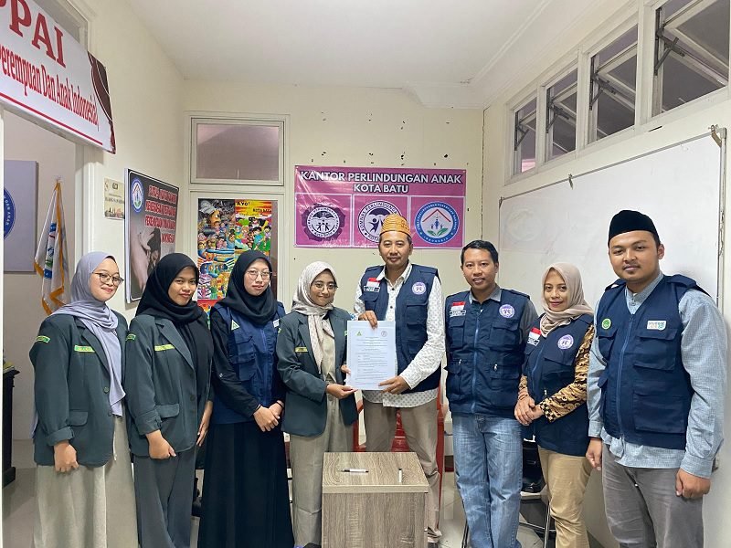 LINDUNGI ANAK DAN PELAJAR, KOMNAS PA KOTA BATU DAN STUDENT CARE PC IPNU IPPNU KOTA BATU TEKEN MOU