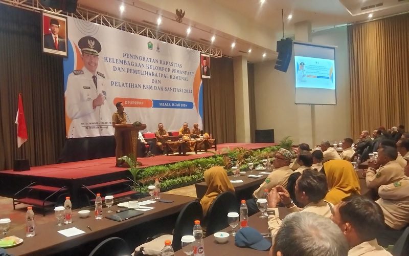 PJ WAHYU HIDAYAT BERIKAN ARAHAN TERKAIT SANITASI DAN KESEHATAN LINGKUNGAN KOTA MALANG