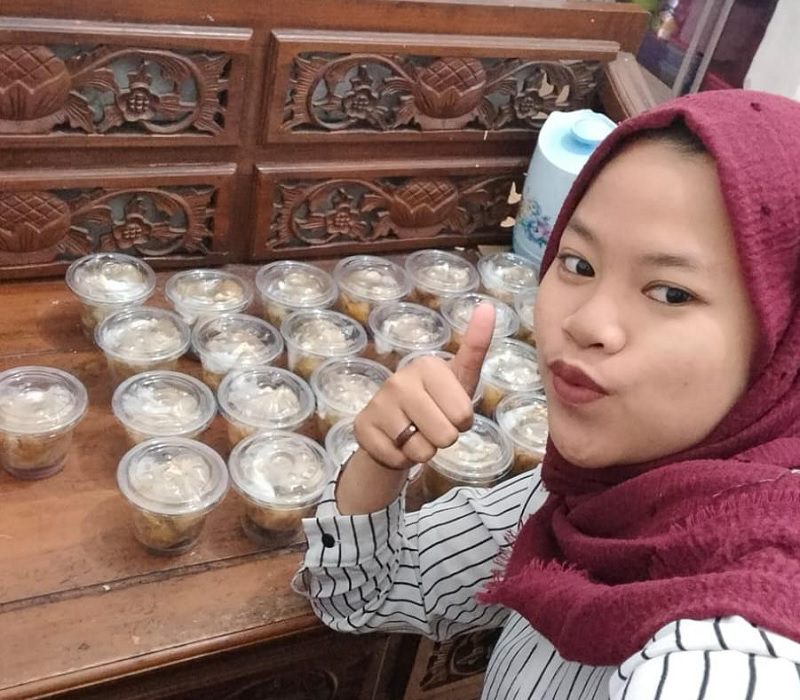 KULIAH SAMBIL JUALAN, MAHASISWA UIN INI CETAK OMSET JUTAAN TIAP MINGGU