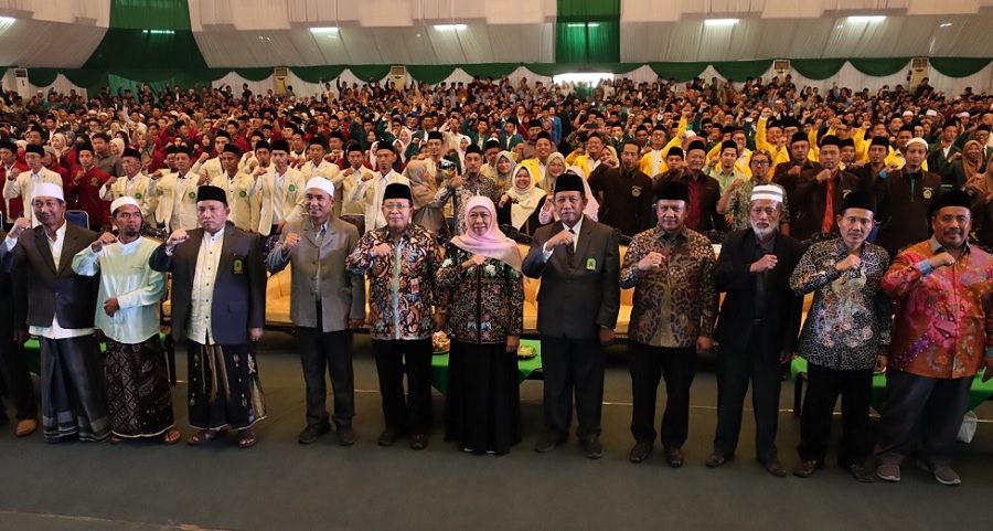 3052-Ribuan santri hadir di Silaturahmi Akbar RIBUAN SANTRI BEASISWA LPPD PEMPROV JATIM SILATURAHMI AKBAR DI ISLAMIC CENTER