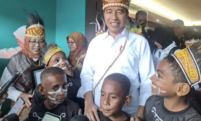 PRESIDEN JOKOWI TEKANKAN PENTINGNYA PENGETAHUAN, WAWASAN, DAN KARAKTER ANAK