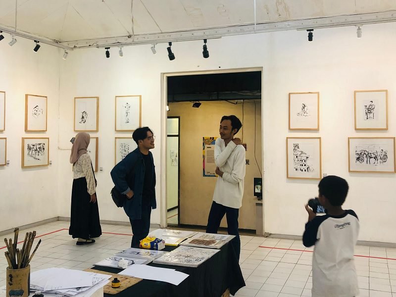 TIGA KOMUNITAS SENI DI MALANG ADAKAN PAMERAN LUKISAN REKREASIK