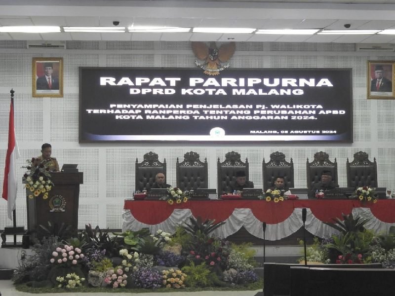 PJ WAHYU HIDAYAT SAMPAIKAN PENJELASAN PERUBAHAN APBD KOTA MALANG 2024