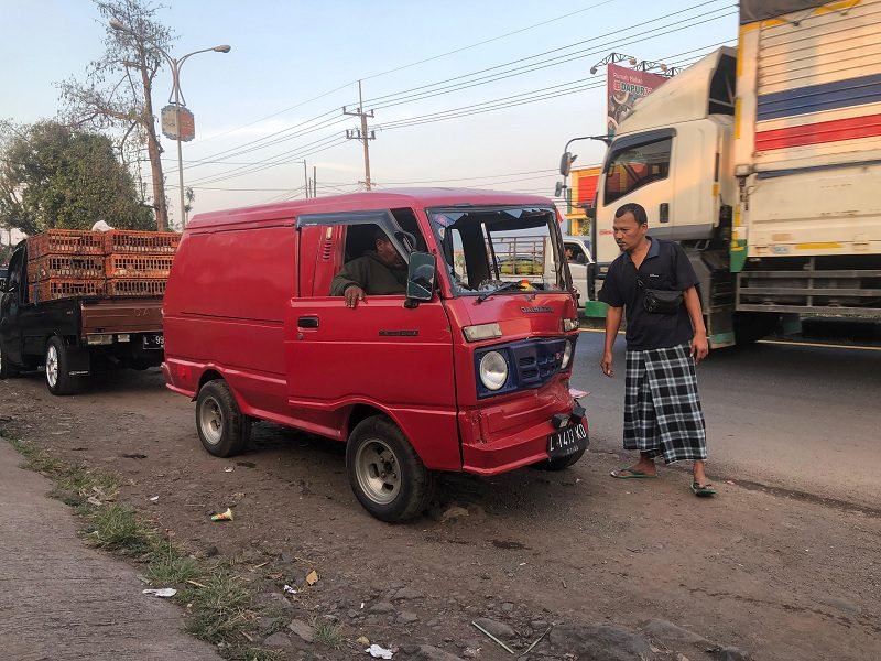 KECELAKAAN DI JALAN RAYA GONDANG SINGOSARI, SATU ORANG LUKA-LUKA