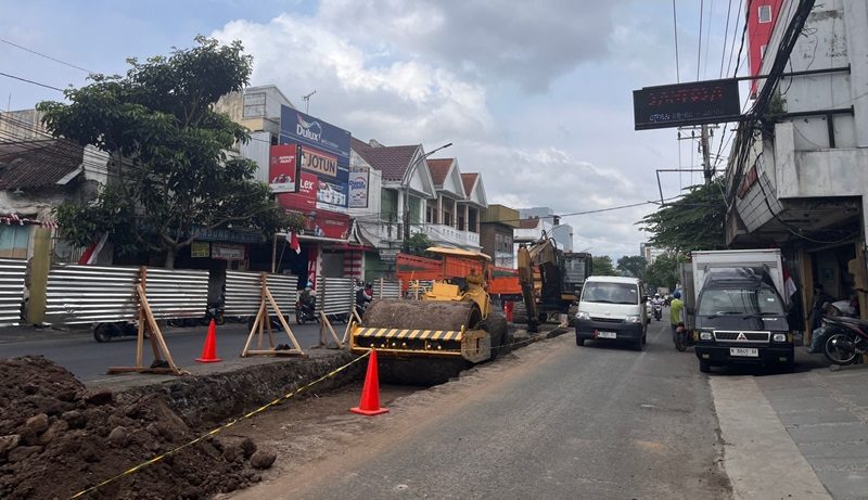 PROYEK PERBAIKAN JALAN R.E. MARTADINATA: ASPAL BARU YANG LEBIH BAIK