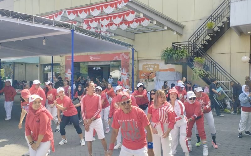 ZUMBA LOVERS BATOS GOYANG BARENG RAYAKAN HUT RI