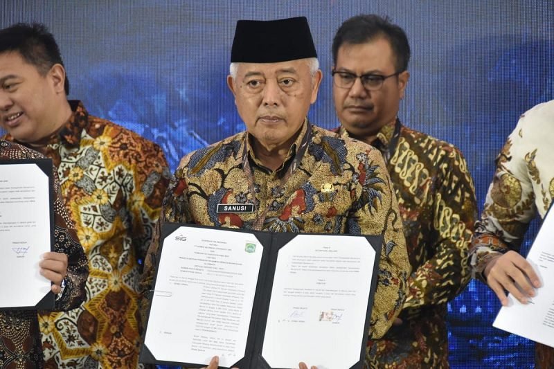 KELOLA SEKTOR TAMBANG DAN SAMPAH, PEMKAB MALANG TEKEN KERJA SAMA DENGAN BUMN-BUMD