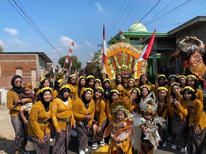 TONJOLKAN BUDAYA, KARNAVAL DESA SIDODADI LAWANG BERLANGSUNG MERIAH