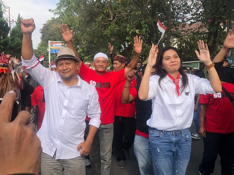 PILKADA KOTA MALANG, HERI CAHYONO-GANISA RUMPOKO KE KPU DENGAN IRINGAN BANTENGAN MERIAH