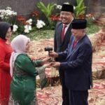 ANIK MASLACHAH–WARA SUNDARI RENI PRAMANA, KETUA DAN WAKIL KETUA DPRD JATIM SEMENTARA