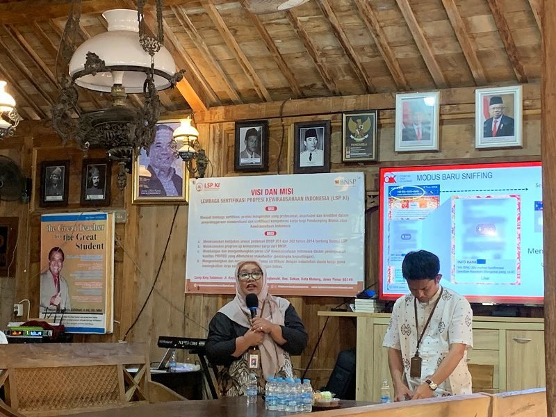 WASPADA JEBAKAN ONLINE! SEMINAR EDUKASI LINDUNGI DARI PINJOL ILEGAL DAN INVESTASI BODONG