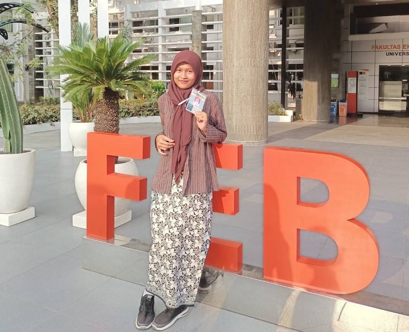 PANTANG MENYERAH MESKI GAGAL 3 KALI, MAHASISWA INI AKHIRNYA DITERIMA DI UGM