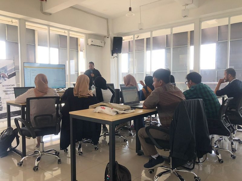 WEBINAR SOLUSI AKUNTANSI TERBARU MENGUBAH LANSKAP INDUSTRI