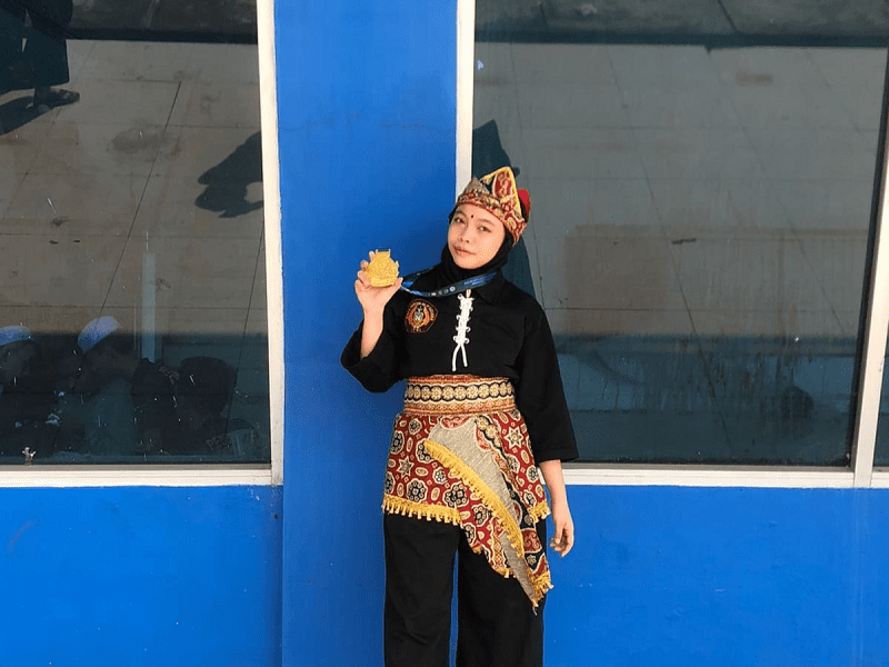 SEMBILAN TAHUN BERLATIH, DEVI REGITA RAIH MEDALI EMAS PERTAMA DI KEJUARAAN NASIONAL