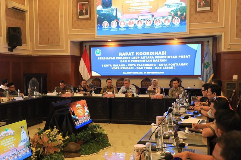 PIMPIN RAKOR PERSIAPAN LSDP 6 DAERAH PILOT, PJ WALI KOTA MALANG BEBERKAN KOMITMEN PENGELOLAAN SAMPAH