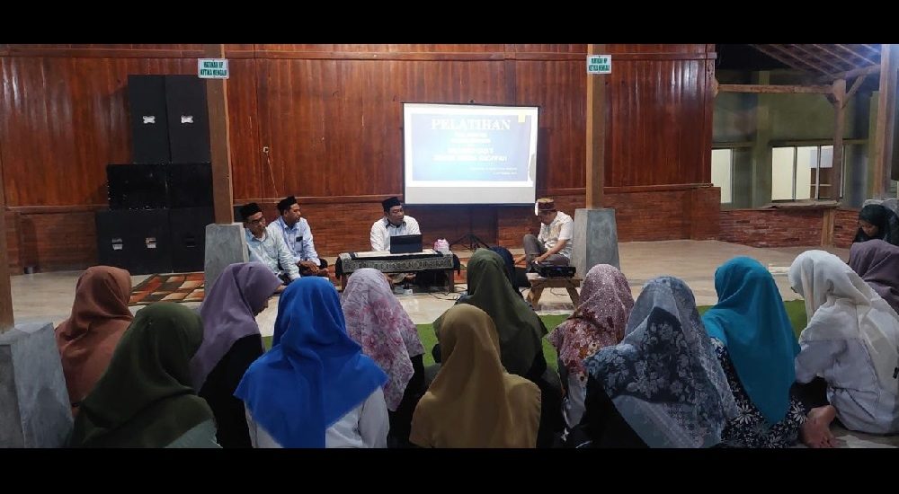 SANTRIWATI PP AL MARDLIYAH MADIUN BELAJAR RAMAH BERMEDSOS