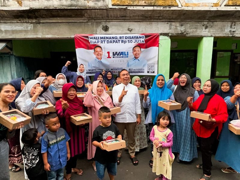 JURUS ALI MUTHOHIRIN BANGKITKAN EKONOMI WARGA, GELAR PELATIHAN UMKM HINGGA POTONG RAMBUT GRATIS