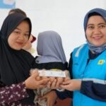 BERI BANTUAN 2.000 EKOR AYAM, PLN DUKUNG PROGRAM ZERO STUNTING EGGCELLENT DI DESA KARANGKATES, SUMBERPUCUNG